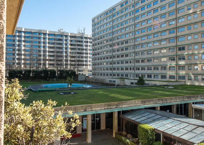 Apartament Em Condominio Com Piscina